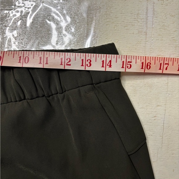 Lululemon Stretch High-Rise Jogger Full Length Size 6 Olive Green Pants Small - Picture 6 of 8